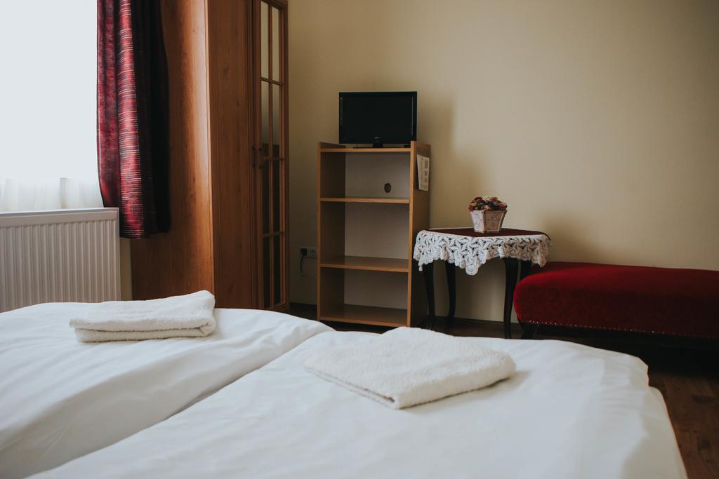 Hotel Szep Kert Vendeghaz Szekszárd Exterior foto
