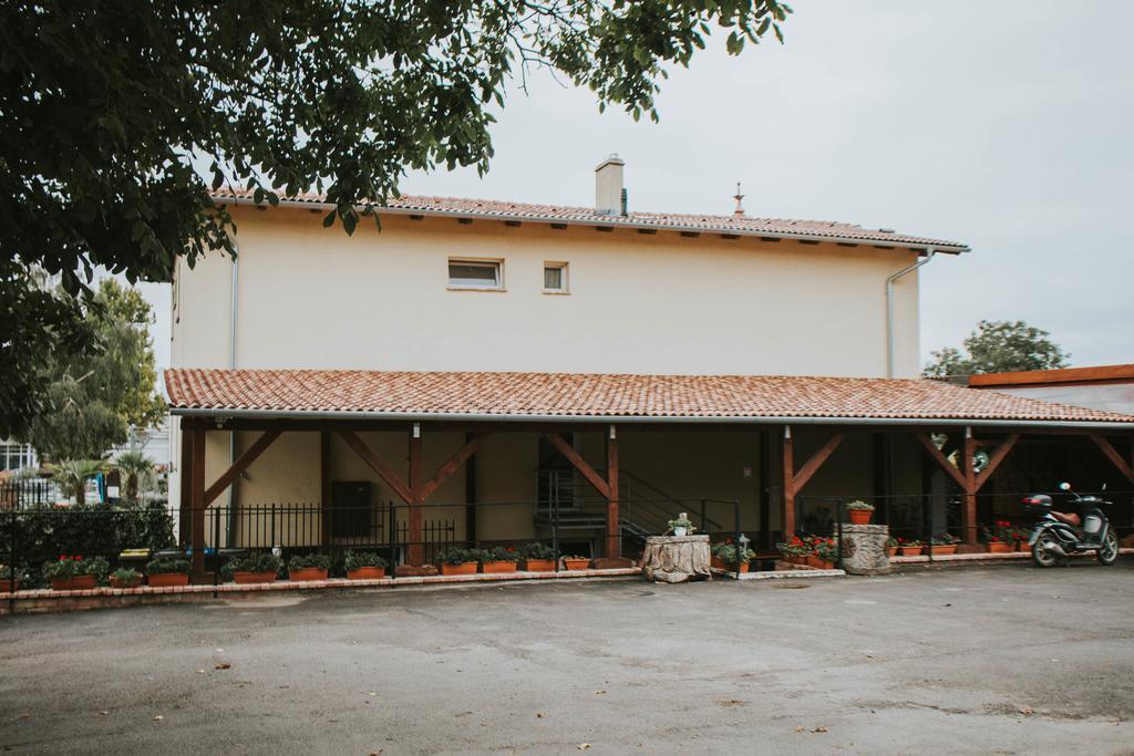 Hotel Szep Kert Vendeghaz Szekszárd Exterior foto